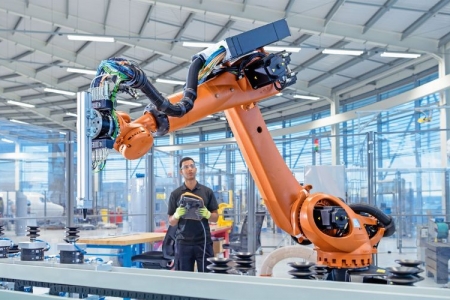 Thuế thu nhập doanh nghiệp 2025: Giảm thuế cho doanh nghiệp nhỏ, thêm ưu đãi cho công nghệ cao