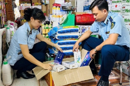 Quảng Ngãi tiêu hủy 673 bao thuốc lá điếu nhập lậu