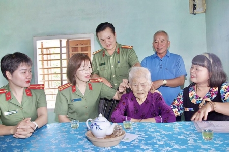 Gia Lai: Tuổi trẻ Công an tỉnh triển khai chương trình “Thắp sáng niềm tin”
