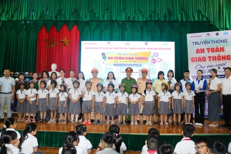 Tuyên truyền Luật Trật tự an toàn giao thông đường bộ tại Trường Tiểu học thị trấn An Lão