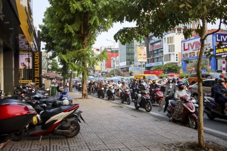 TP. HCM tăng cường quản lý, siết chặt sử dụng tạm thời lòng đường, vỉa hè