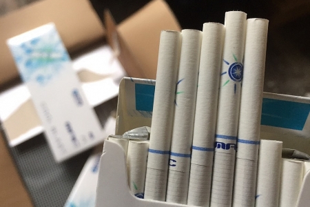 Đấu tranh buôn lậu thuốc lá qua biên giới rất khó khăn