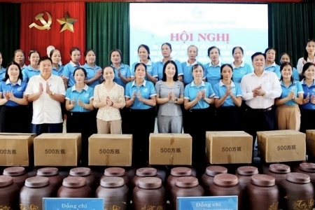 Ra mắt và tập huấn mô hình HTX sản xuất và kinh doanh mắm tép do phụ nữ tham gia quản lý