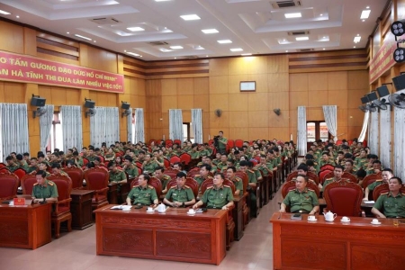 Công an Hà Tĩnh nâng cao kiến thức AI: Chủ động thích ứng, phòng ngừa rủi ro, đảm bảo ANTT trong kỷ nguyên số.