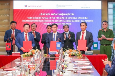 Hà Nội: Triển khai mô hình hỗ trợ người dân thực hiện dịch vụ công tại các điểm giao dịch của Agribank