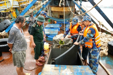Phát hiện tàu cá vận chuyển trái phép 65.000 lít dầu D.O trên vùng biển Tây Nam