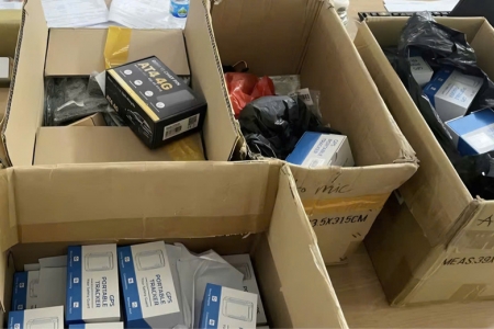 Hà Nội thu giữ hơn 300 thiết bị định vị nhập lậu, cảnh báo hiểm họa từ hàng trôi nổi
