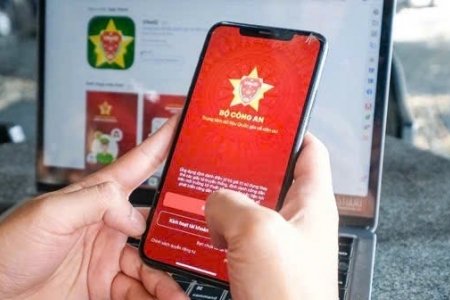 Đề xuất giao dịch trên không gian mạng phải xác thực qua VNeID