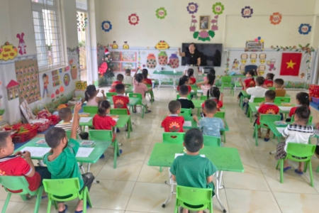 Nâng chất giáo dục mầm non ở đô thị, khu công nghiệp: Hướng tới công bằng và hiệu quả