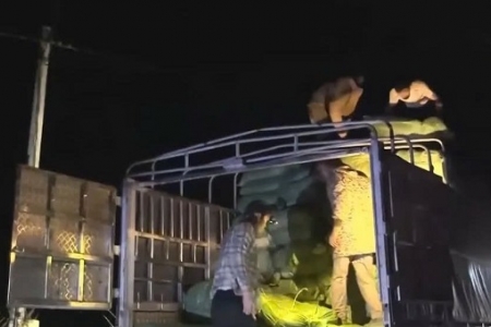 Tỉnh ủy Cao Bằng chỉ đạo điều tra khẩn cấp nghi vấn "thả mốc" và bao che buôn lậu