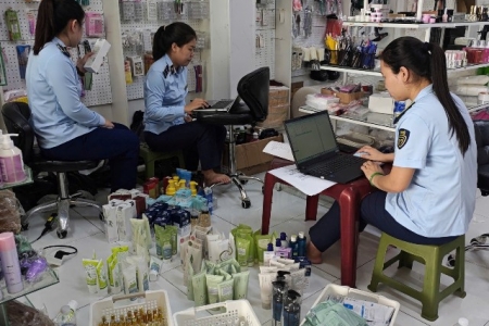 Quảng Trị liên tiếp phát hiện nhiều cơ sở kinh doanh mỹ phẩm nhập lậu