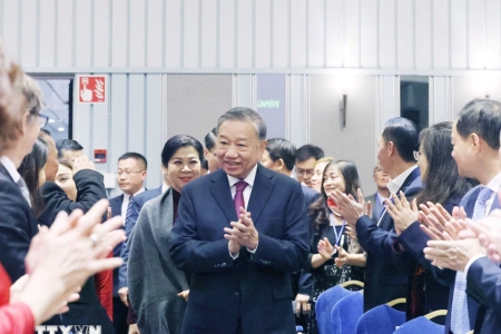 Tổng Bí thư gặp cán bộ các Đại sứ quán và cộng đồng người Việt tại Bắc Âu