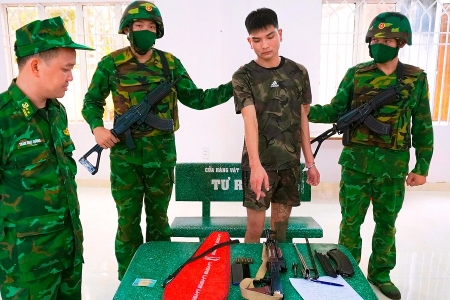 Tây Ninh: Bắt giữ đối tượng mang theo vũ khí quân dụng xuất cảnh