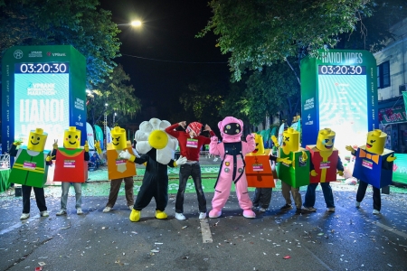 Sắc màu sáng tạo trên đường chạy VPBank Hanoi International Marathon 2025: Khi mỗi runner là một câu chuyện
