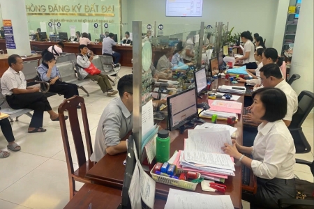 TP. HCM: Đề xuất phương án thu lệ phí cấp sổ hồng theo khu vực