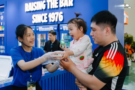 Vinamilk lan tỏa giá trị thương hiệu Việt tại Hội chợ Mùa Thu 2025