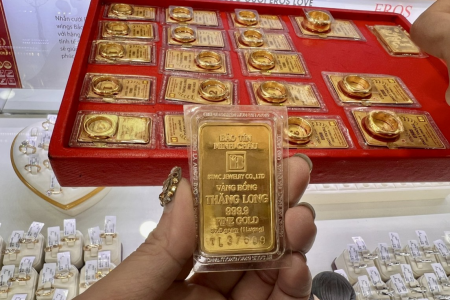 Cập nhật giá vàng hôm nay 29/10: Trong nước đảo chiều tăng mạnh, thế giới tiếp đà giảm