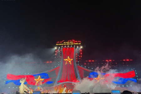 “Hạ Long 2025 - Hào khí Di sản, bừng sáng tương lai”