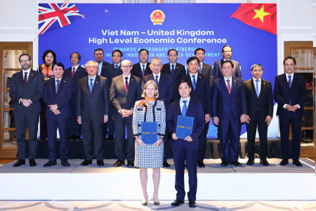 Tổng Bí thư Tô Lâm chứng kiến VNVC và GSK hợp tác thúc đẩy tiếp cận thuốc, vắc xin thế hệ mới và kiến thức sản xuất