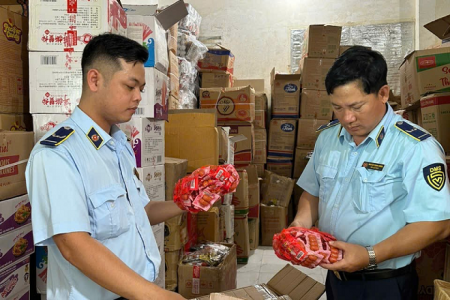 Hơn 150 vụ vi phạm bị xử lý: Quản lý thị trường Cà Mau siết chặt kiểm soát mỹ phẩm lậu và xe đạp điện không nguồn gốc