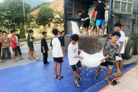 Nghệ An phân bổ hơn 2.180 tấn gạo hỗ trợ học sinh vùng khó khăn trong học kỳ I năm học 2025-2026