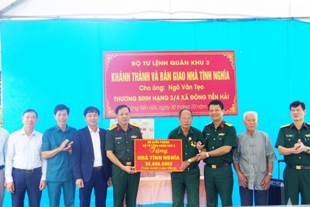 Hưng Yên bàn giao nhà tình nghĩa cho gia đình thương binh