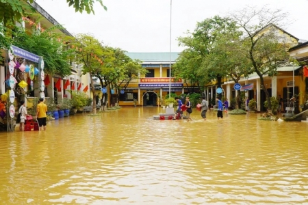 Hỗ trợ bổ sung 100 tỷ đồng cho thành phố Huế khắc phục thiệt hại do mưa lũ