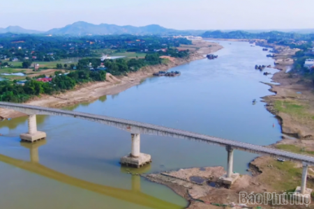 Phú Thọ: Cầu Sông Lô chính thức cho phép xe mô tô, phương tiện thô sơ và người đi bộ lưu thông