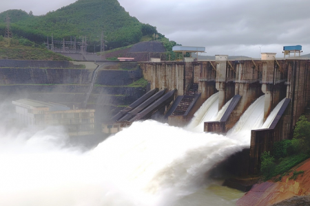 Siết chặt vận hành hồ thủy điện, bảo đảm an toàn hạ du trước mưa lũ kéo dài