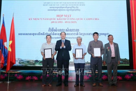 Củng cố, phát triển tình hữu nghị truyền thống Việt Nam - Campuchia