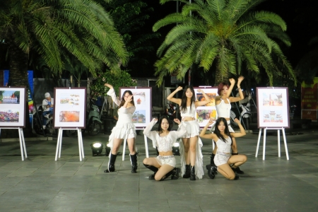 Chương trình nghệ thuật đường phố tại Hải Phòng thu hút đông đảo Nhân dân và du khách tham dự