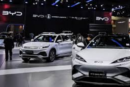 Cắt giảm ưu đãi thuế xe điện tại Trung Quốc và"Cơn sốt" mua xe cuối năm