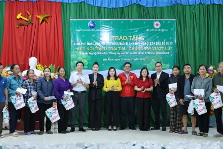 Bắc Ninh: Trao quà hỗ trợ người dân khắc phục hậu quả bão lũ