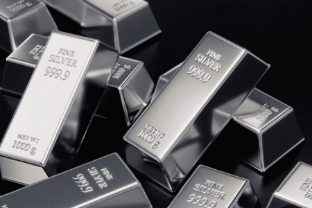 Giá bạc cuối ngày 18/11: Giảm nhẹ, áp lực từ FED khiến kim loại quý thoái lui