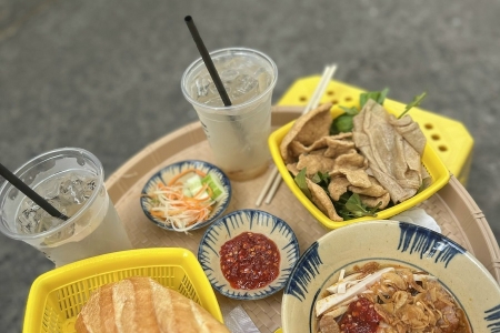 Từ vụ ngộ độc bánh mì: Cảnh báo lỗ hổng trong an toàn vệ sinh thực phẩm đường phố