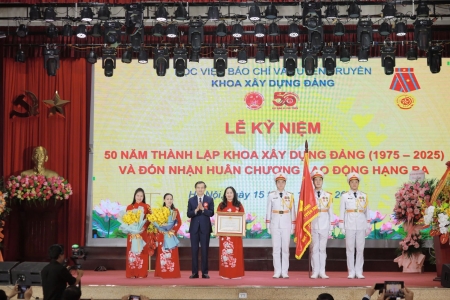 Khoa Xây dựng Đảng AJC kỷ niệm 50 năm thành lập và đón nhận Huân chương Lao động hạng Ba