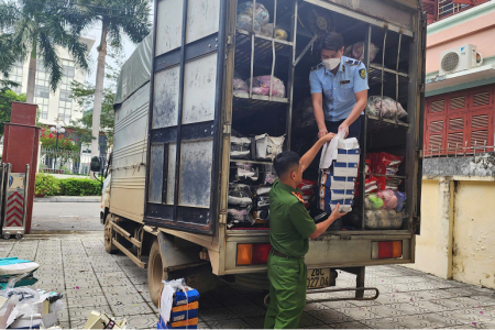 Xe tải vận chuyển 125 đôi giày trẻ em không rõ nguồn gốc bị xử phạt tại Sơn La