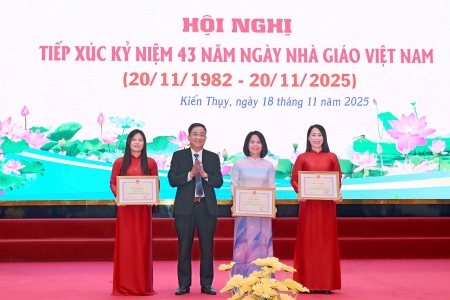 Xã Kiến Thụy: Tổ chức Hội nghị tiếp xúc kỷ niệm 43 năm ngày Nhà giáo Việt Nam