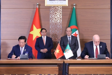 Việt Nam - Algeria ký kết nhiều văn kiện hợp tác quan trọng