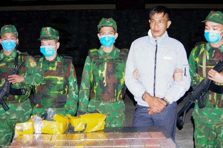 Biên phòng Thanh Hóa bắt giữ đối tượng vận chuyển 32 bánh heroin