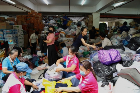 TP. HCM dừng tiếp nhận hàng hóa cứu trợ, tiếp tục vận động ủng hộ qua tài khoản ngân hàng