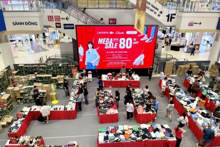 TP. HCM bùng nổ “mùa săn sale” Black Friday 2025