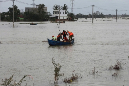 Đắk Lắk: Nước lũ đang xuống nhưng hiểm họa sạt lở vẫn đáng lo ngại