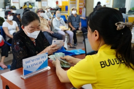 Những ai vừa có lương hưu vừa được hưởng trợ cấp một lần?