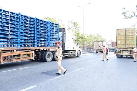 Hải Phòng: Tăng cường kiểm soát xe ô-tô đầu kéo vi phạm trật tự an toàn giao thông