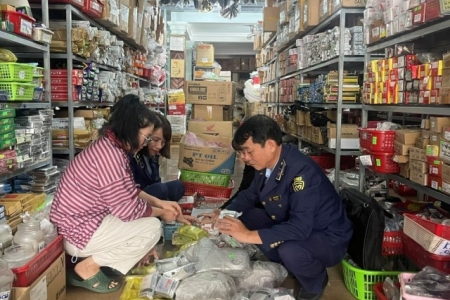 QLTT Quảng Trị: Xử lý nhiều cơ sở kinh doanh hàng giả và hàng xâm phạm sở hữu trí tuệ