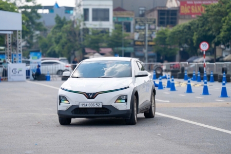 VinFast VF 6 đáng tiền nhất phân khúc B-SUV: Chất xe hạng C, chi phí như xe hạng A