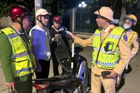 Công an Nghệ An đồng loạt ra quân siết chặt an ninh trật tự dịp cuối năm