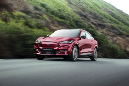 Triệu hồi Ford Mustang Mach-e vì lỗi đèn pha và Mô-đun điều khiển hệ thống truyền động