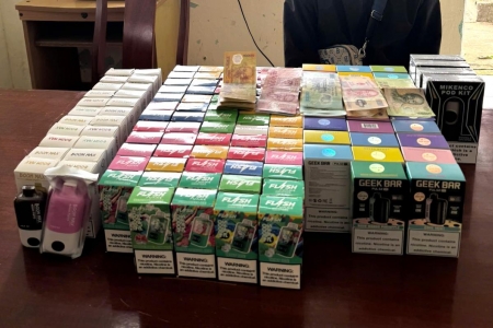 Đà Nẵng: Bắt giữ đối tượng vận chuyển trái phép 124 máy hút thuốc lá điện tử